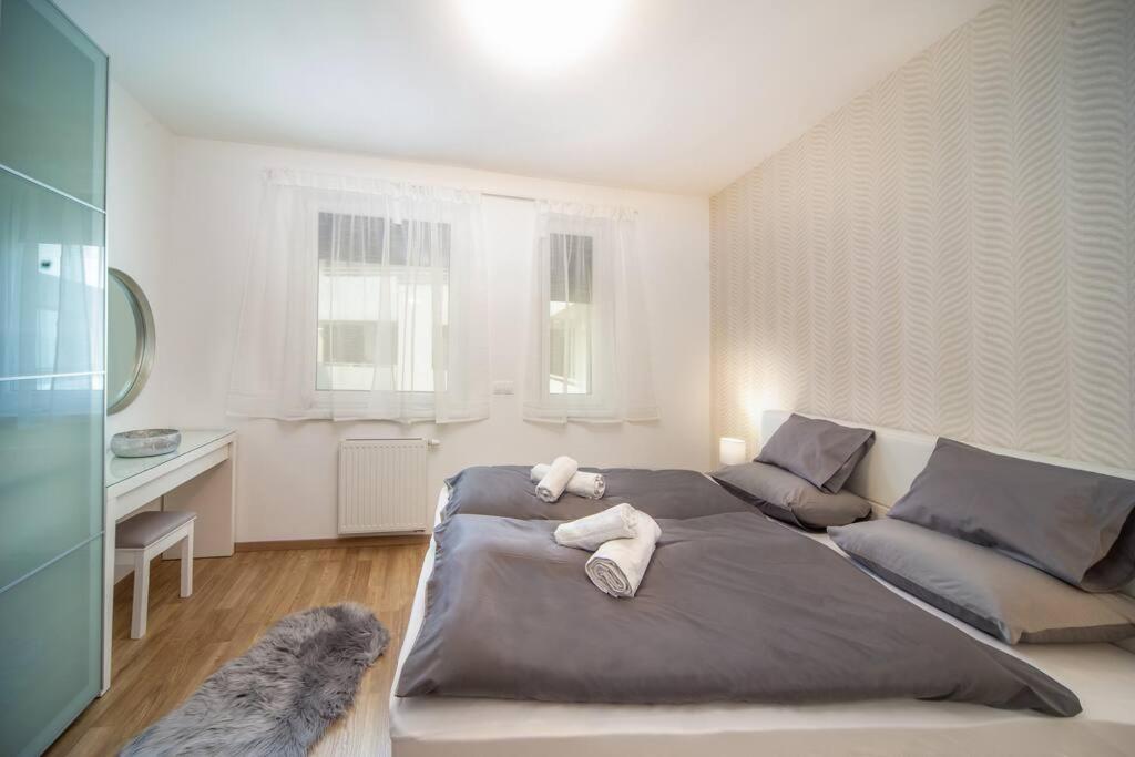 Grace Pine Apartment 1 Budapest Kültér fotó