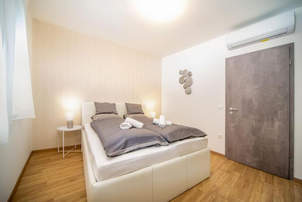 Grace Pine Apartment 1 Budapest Kültér fotó