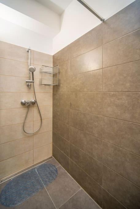 Grace Pine Apartment 1 Budapest Kültér fotó