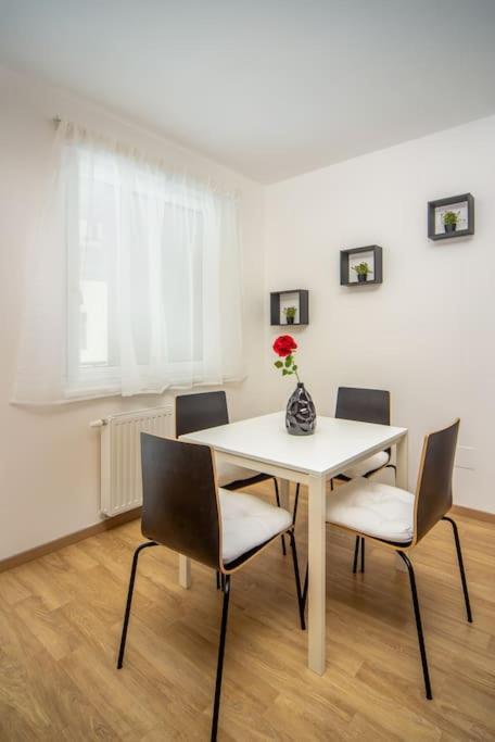 Grace Pine Apartment 1 Budapest Kültér fotó